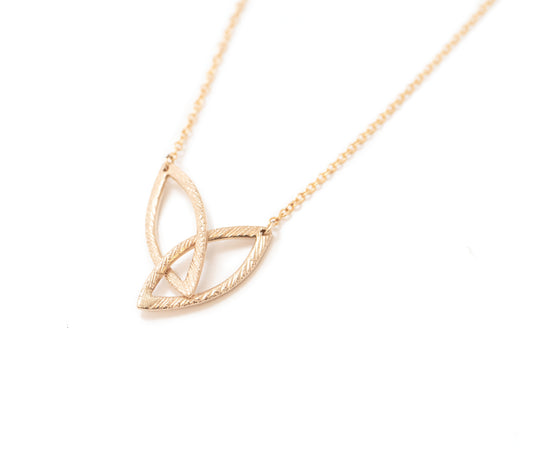 Gold Feathered Marquise Link Necklace