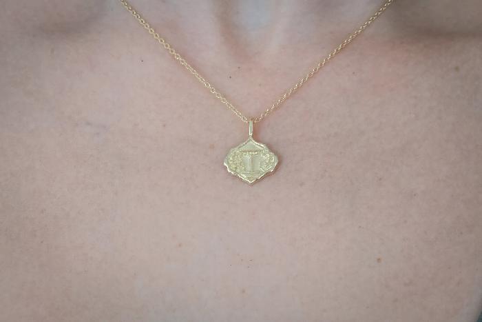 10k David St Bridge Pendant