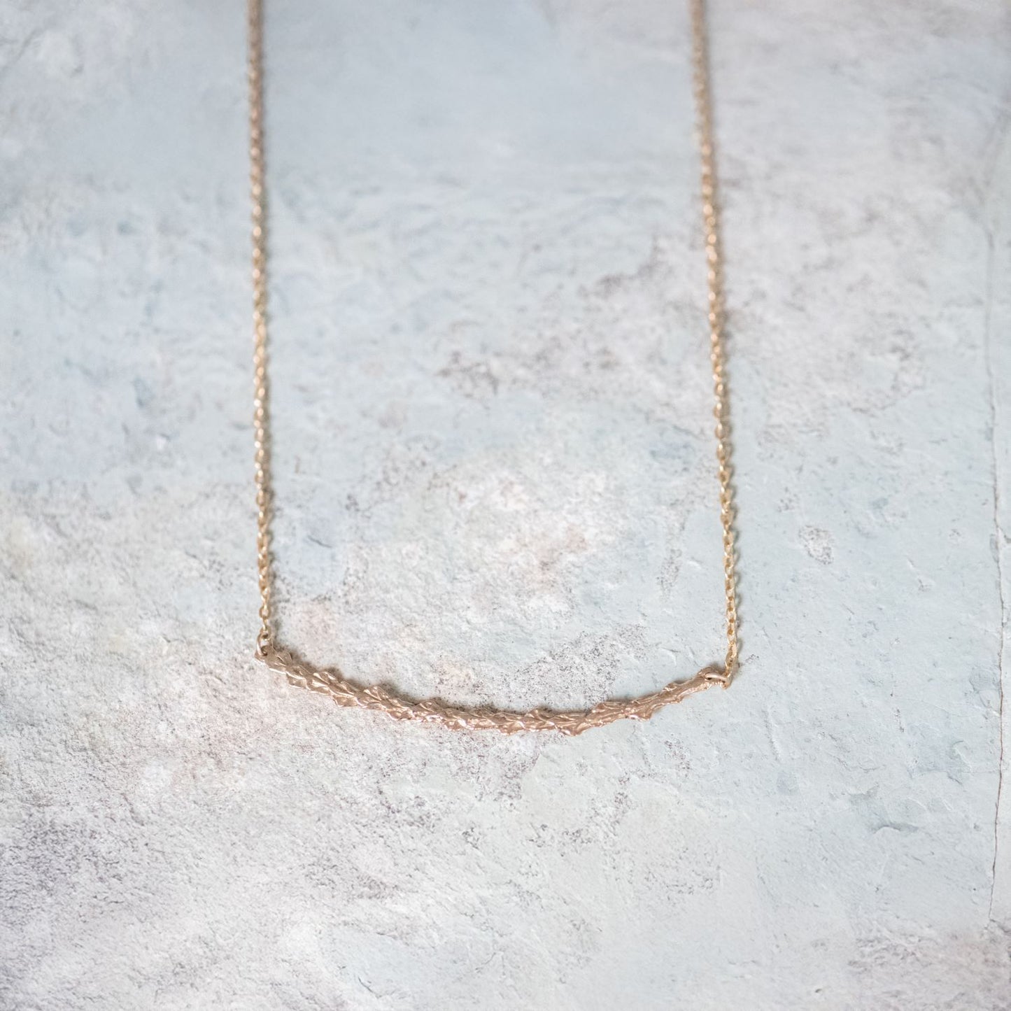 Cedar Bar Necklace 10k
