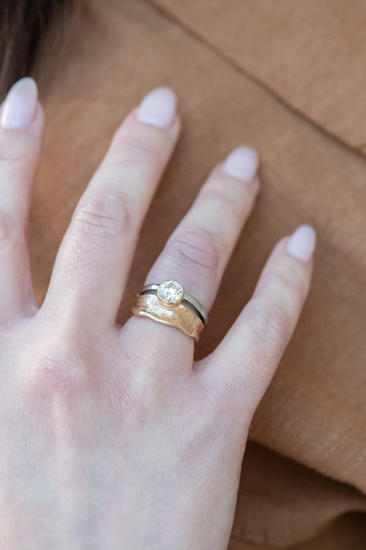 Escarpment Diamond Solitaire