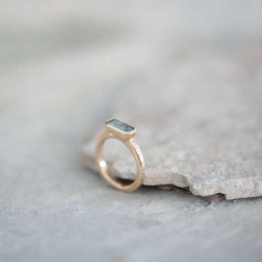Ridge ring featuring a 1.29ct Montana Sapphire