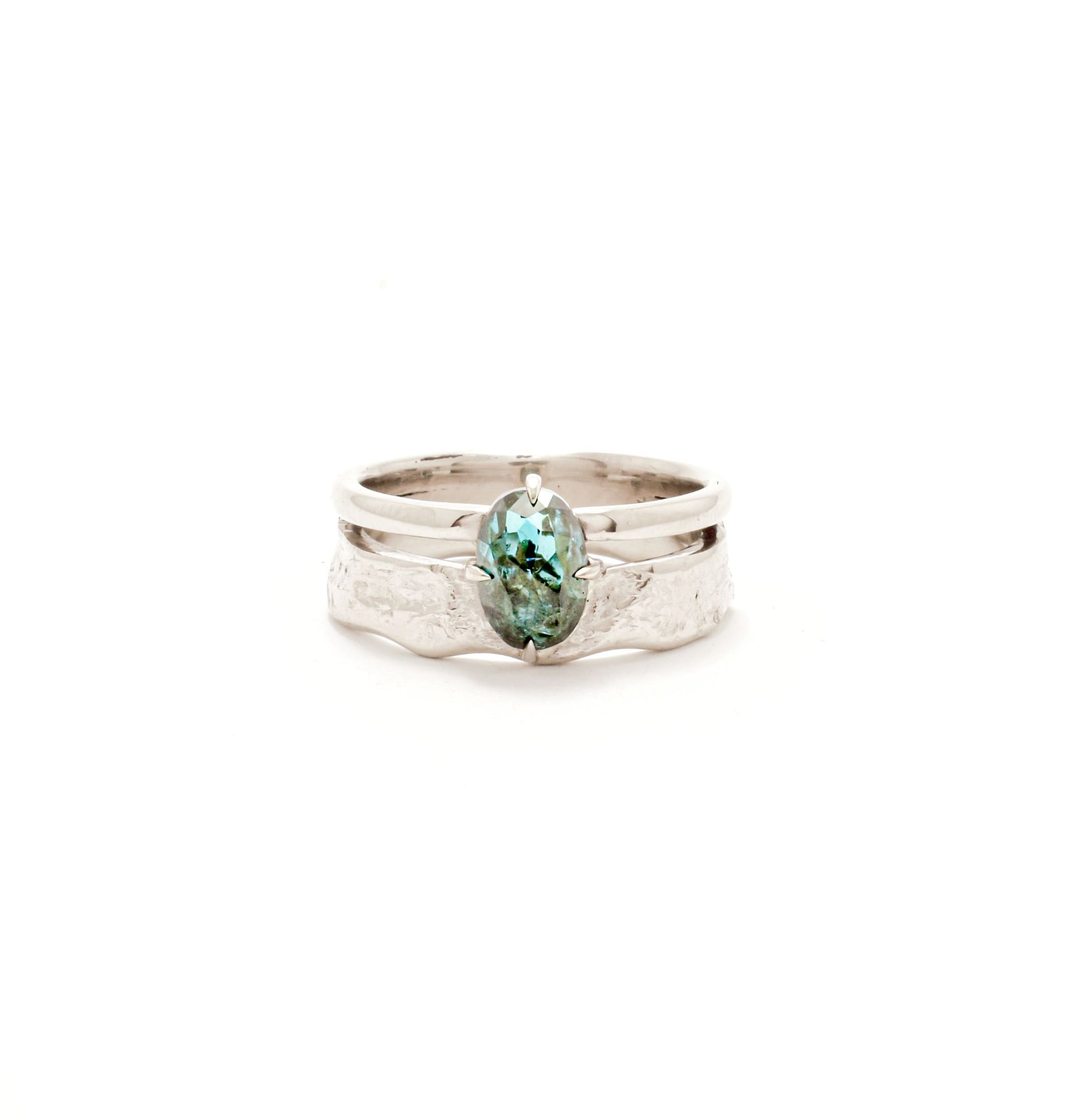 Escarpment solitaire featuring a Diamond
