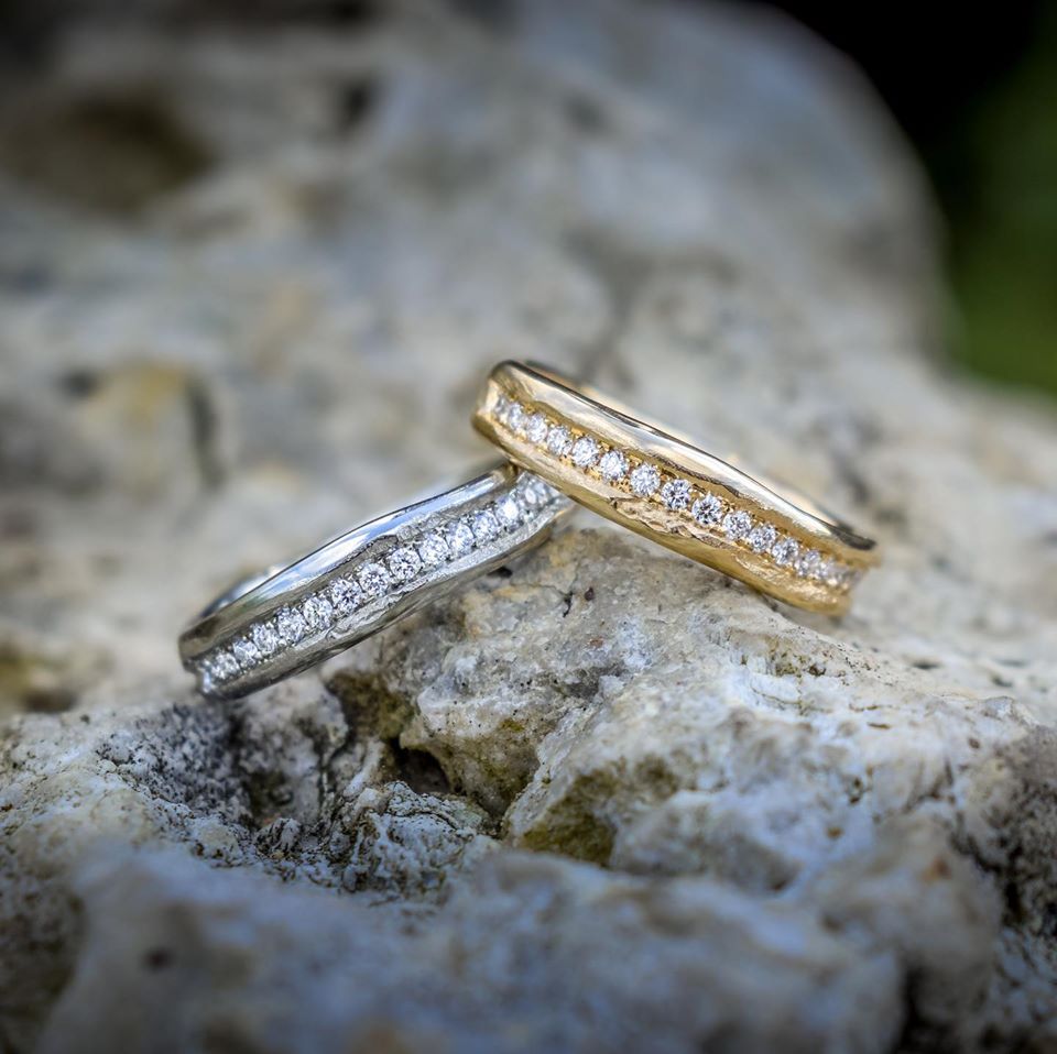 White Gold Diamond Shoreline Band