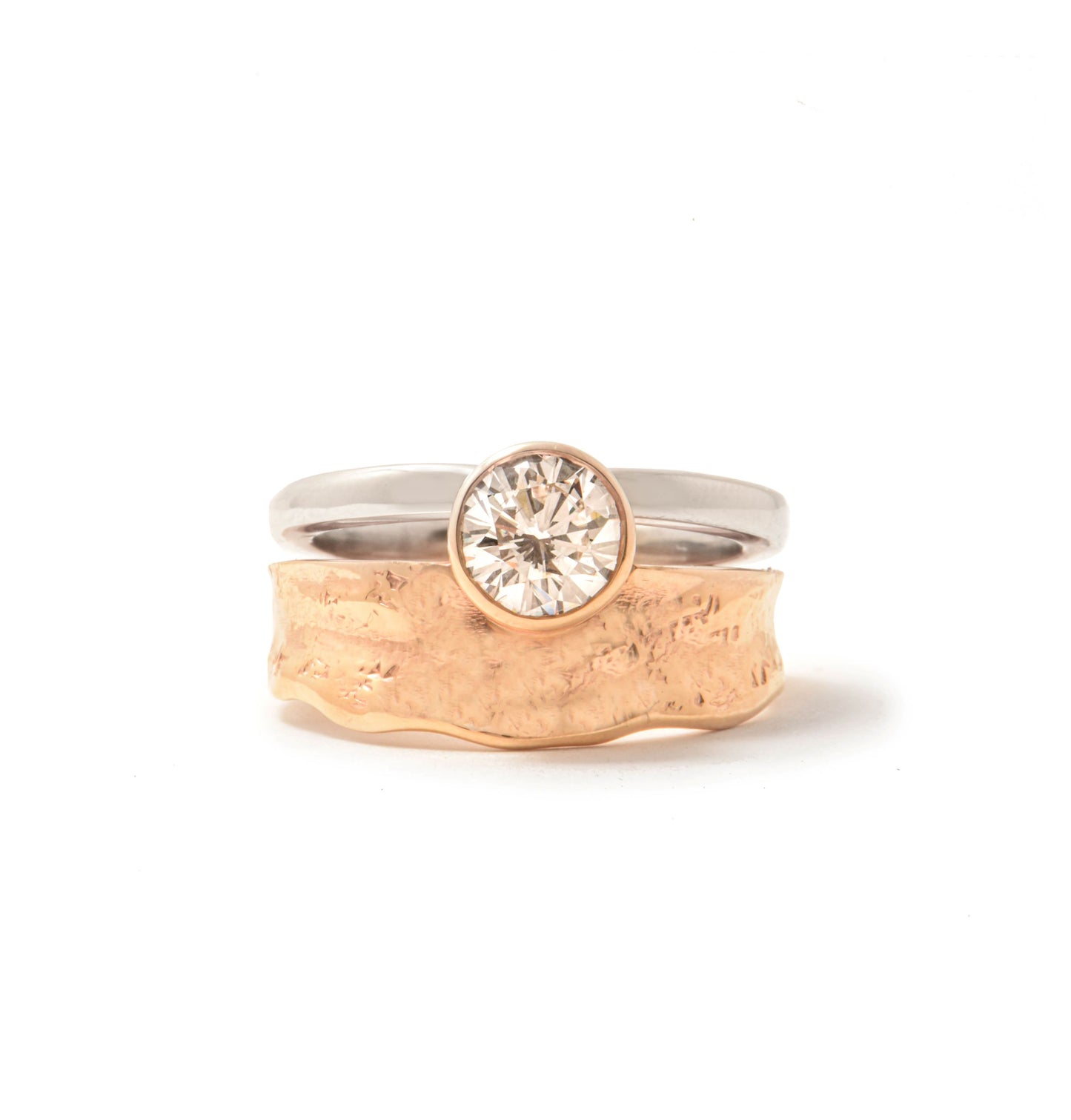 Escarpment Solitaire featuring a Diamond