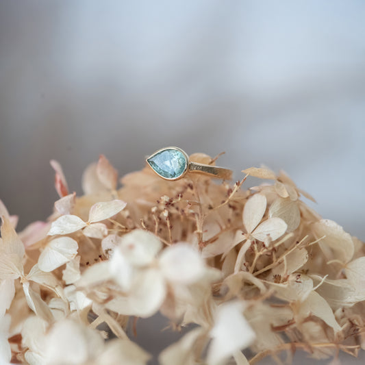 Ridge Ring 2.07ct Sapphire