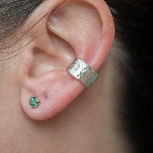 Silver Escarpment Ear Cuff