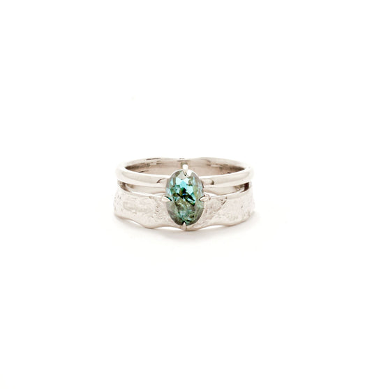 Escarpment solitaire featuring a Diamond