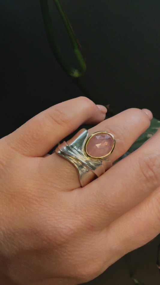 Vast Escarpment Ring